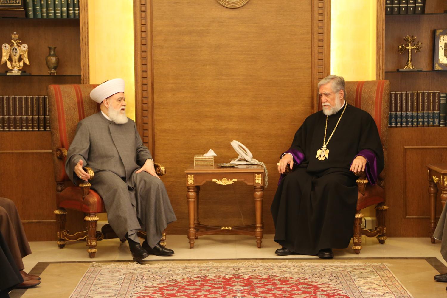 Sheikh Mohammed Kabbani, the Grand Mufti of the Republic of Lebanon Meets with His Holiness Aram I