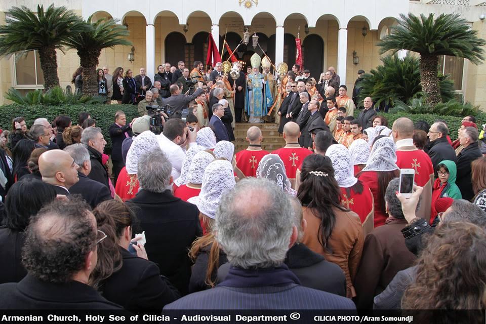 Lebanon: Catholicos Aram I bless faithful on Christmas day