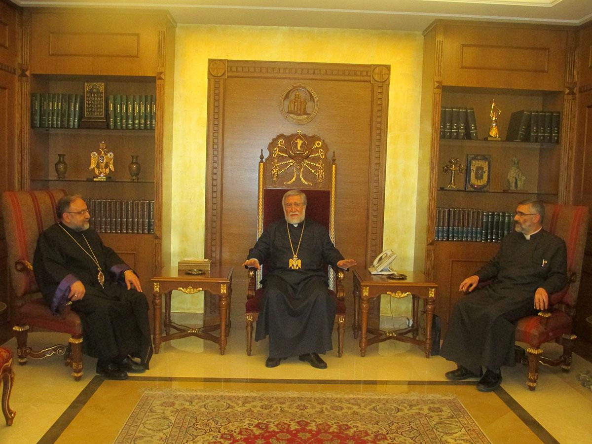 Catholicos Aram I reassures Armenians in Syria of his continuing prayers and support