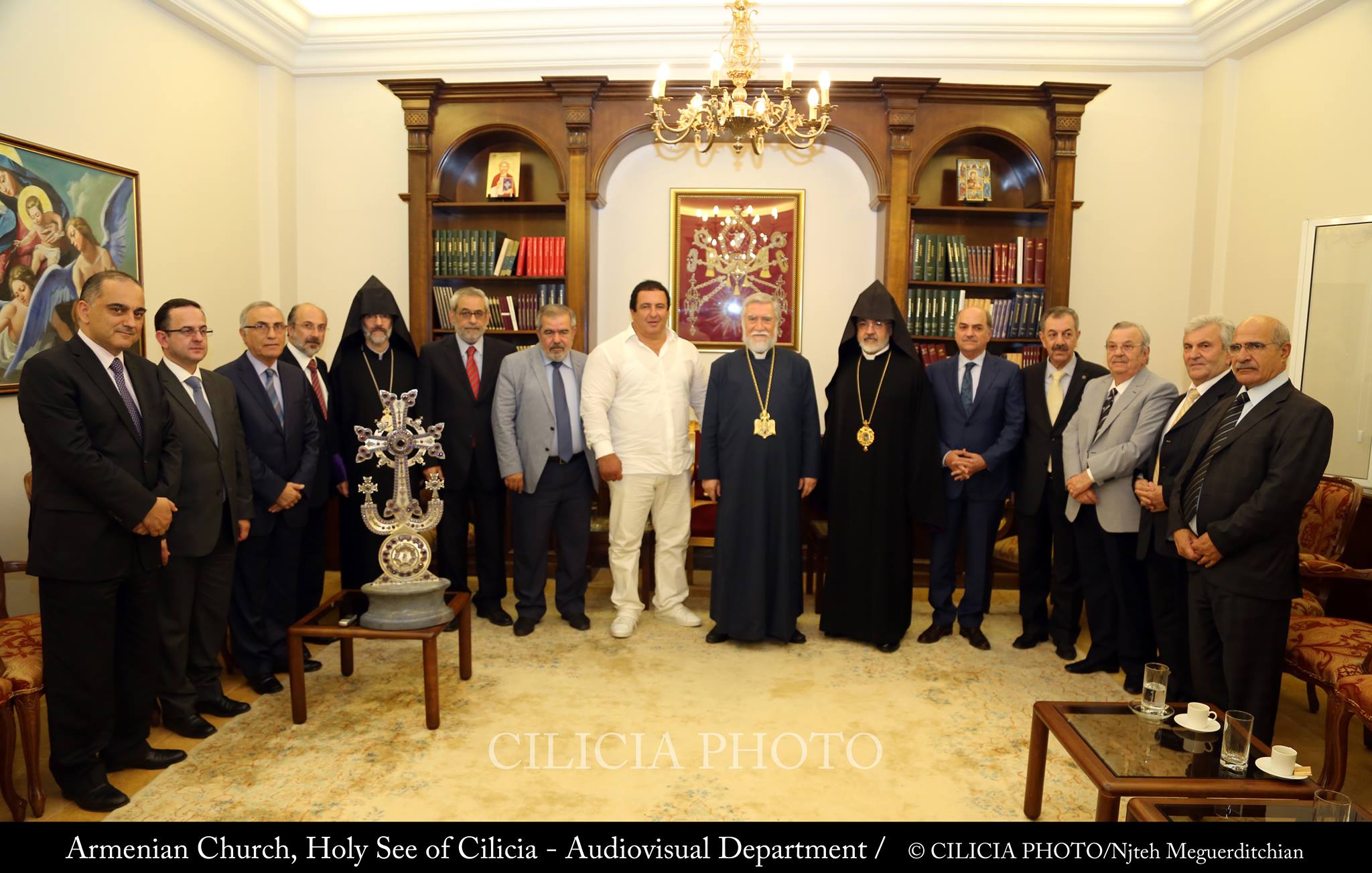 Catholicos Aram I Receives the President of the Olympic Committee of Armenia – Mr Gaguik Dzaroukian
